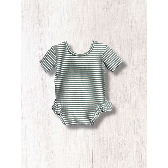 Kate Quinn | Ruffle Leg Bodysuit | 6-12m - Picture 2 of 3